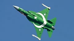طائرة مقاتلة من طراز JF-17 ثاندر، تم بناؤها بشكل مشترك بين باكستان والصين
