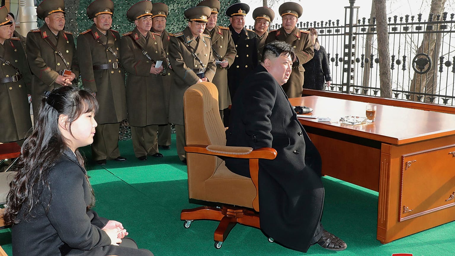 Kuzey Kore lideri Kim Jong-un ve kızı Kim Ju-ae