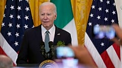 ABD Başkanı Joe Biden Beyaz Saray'da düzenlenen Aziz Patrick Günü resepsiyonunda konuşuyor
