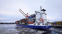 Ein neues Hafen-Verkehrsmanagement in der Ostsee hilft Emissionen sparen