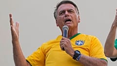 Sao Paulo'da toplanan destekçilerine hitap eden eski Brezilya Devlet Başkanı Jair Bolsonaro, 
