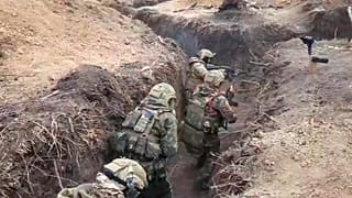 Soldati russi partecipano a un'esercitazione militare nella regione occupata di Donetsk in Ucraina (martedì 19 marzo 2024)