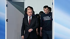 Vlagyimir Putyin moszkvai kampányközpontjában az elnökválasztás utolsó napján (2024. március 17.) 