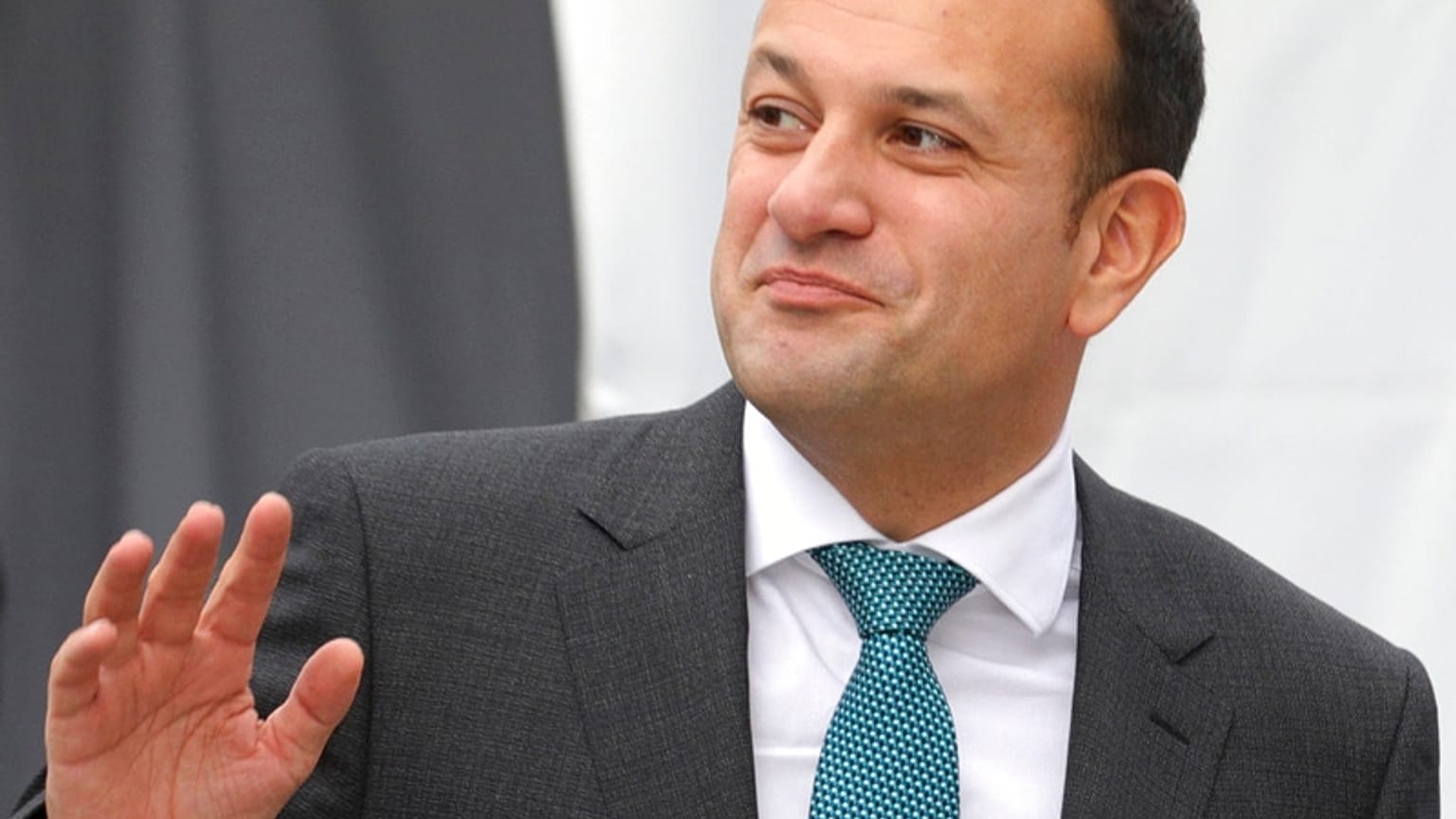 Görevinden ve partisi Fine Gael'in liderliğinden istifa eden İrlanda Başbakanı Leo Varadkar