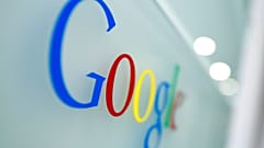 ABD'li teknoloji şirketi Google'ın Brüksel'deki merkez ofisinin girişinde asılı olan firmanın logosu