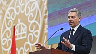 Lázár János építési és közlekedési miniszter beszédet mond a II. Kormányzati Állásbörze és Szakmai Napon a Nemzeti Közszolgálati Egyetemen 2024. március 21-én.