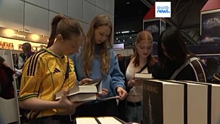 A közösségi média még nem csábított el mindenkit az olvasástól