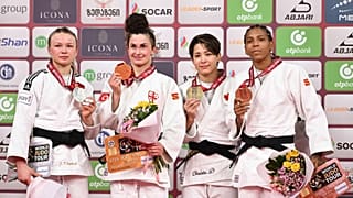 Eteri Liparteliani com outras das medalhadas do dia