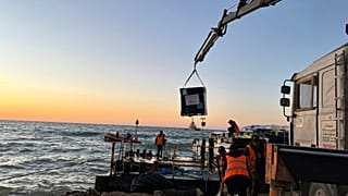Первое судно НПО Open Arms доставило в Газу 200 тонн гуманитарной помощи