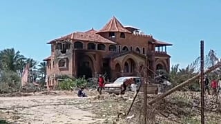 المنزل المدمر على يد القوات الإسرائيلية في المواصي