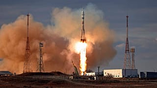 Lanzamiento del cohete ruso Soyuz MS-2.