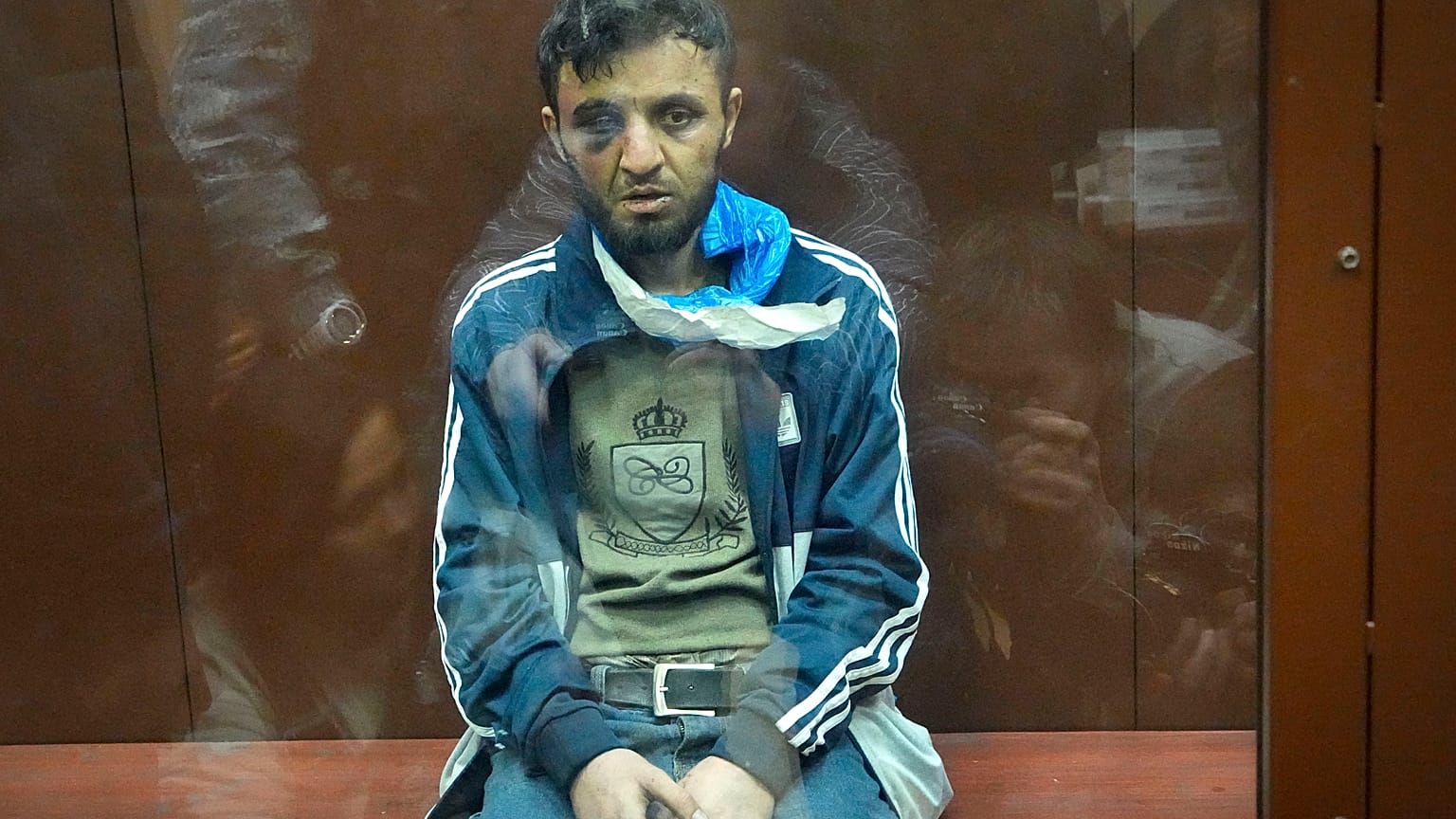 Dalerdzhon Mirzoyev, l'un des quatre suspects inculpés pour terrorisme, comparait devant un tribunal à Moscou, le 24 mars 2024.