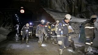 Mentőcsapat indul a mélybe