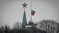 Bandiera russa a mezz'asta per la giornata di lutto nazionale del 24 marzo 2024