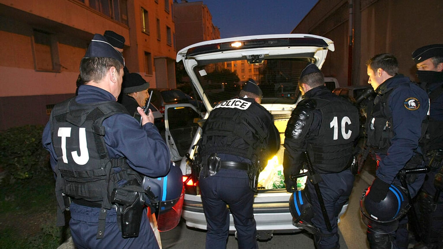 Mehr als 190 Menschen wurden im Rahmen einer groß angelegten Drogen-Razzia in ganz Frankreich festgenommen.