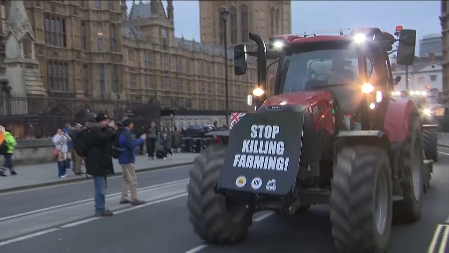 Britische Landwirte protestierten in London gegen Lebensmittelimporte.