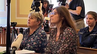 Ilaria Salis első tárgyalásán a Markó utcában