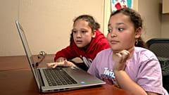 In Europa wurde in den letzten Jahren eines von sechs Kindern unter 18 Jahren Opfer von Cyberbullying.