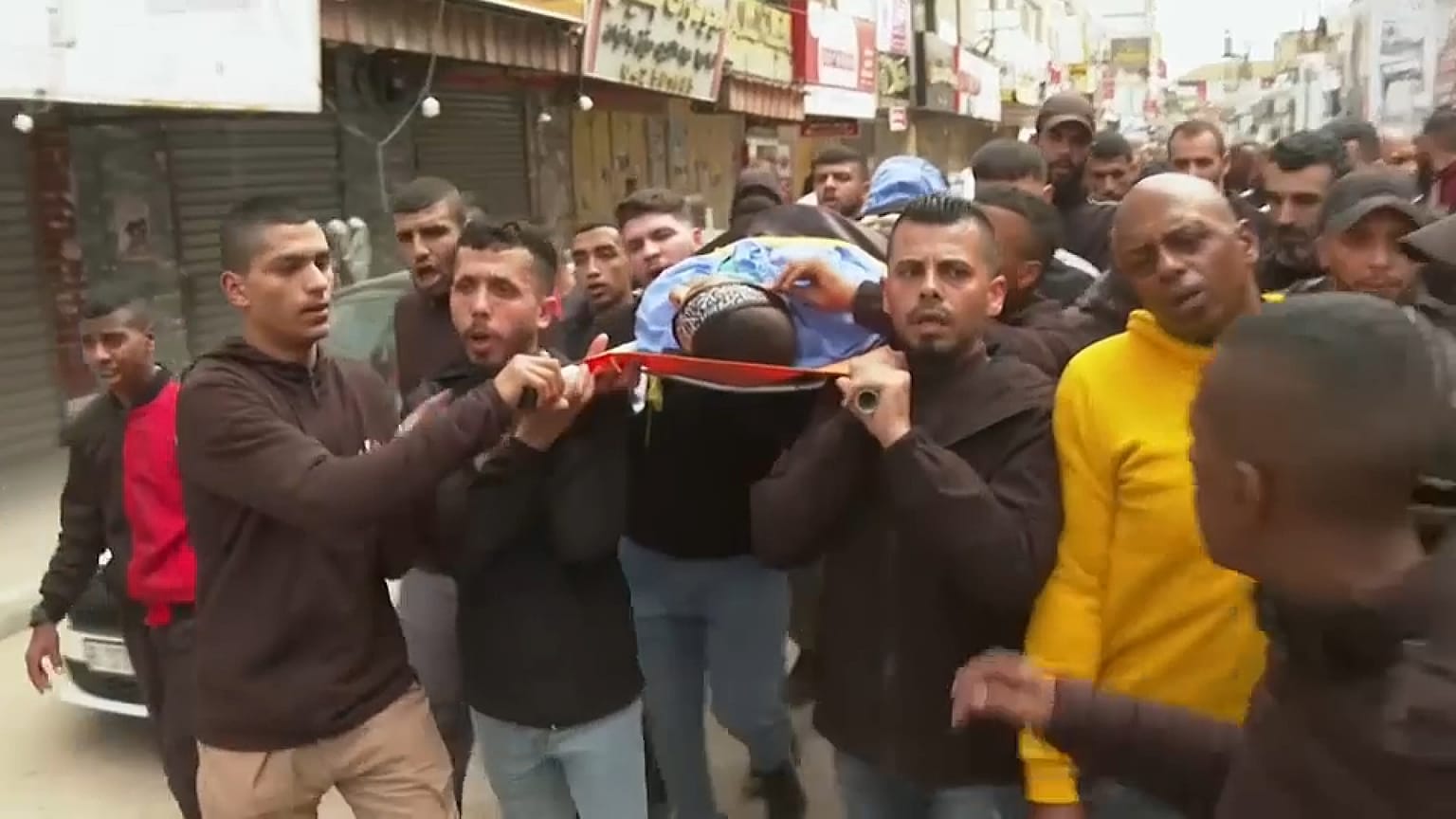 تشييع ثلاثة فلسطينيين قتلهم الجيش الإسرائيلي في الضفة الغربية