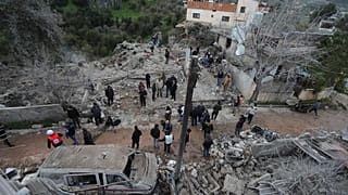 İsrail ordusunun, Lübnan'ın güneyinde bir sağlık merkezine düzenlediği hava saldırısında 7 kişi haytını kaybetti