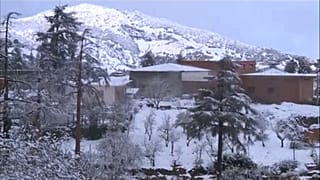 الثلوج تغطي مرتفعات إقليم الحسيمة في المغرب