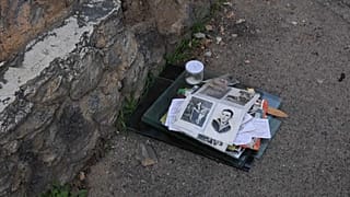 Fotos an einer Gedenkstätte in Odessa.