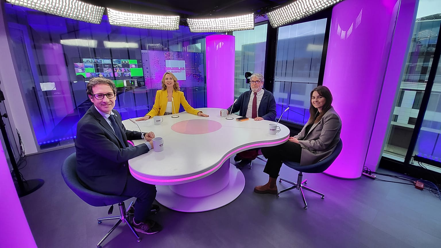 Méabh Mc Mahon con Domènec Ruiz Devesa, Berta López Domènech y Enrique Serbeto