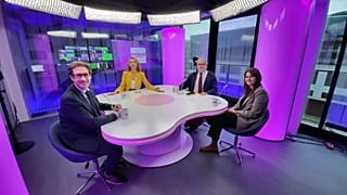 Méabh Mc Mahon con Domènec Ruiz Devesa, Berta López Domènech y Enrique Serbeto