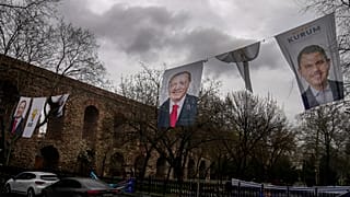 Isztambulon áll vagy bukik minden