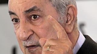 الرئيس الجزائري عبد المجيد تبون يتحدث خلال مؤتمر صحفي في الجزائر. 2019/12/13
