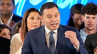 ARCHIVO: LuÍs Montenegro, líder de la Alianza Democrática de centro-derecha y nuevo primer ministro de Portugal, celebra su victoria electoral en Lisboa el pasado marzo