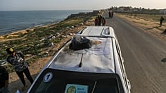Gazze Şeridi'nin Deyr el Balah kentinde İsrail hava saldırısı sonrası WCK aracı