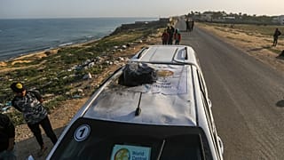 Gazze Şeridi'nin Deyr el Balah kentinde İsrail hava saldırısı sonrası WCK aracı