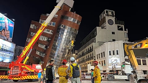 Taiwan ist vom stärksten Erdbeben in fast 25 Jahren erschüttert worden.