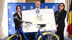 De izquierda a derecha: Karima Delli, Presidenta de la Comisión de Transportes del Parlamento Europeo, Georges Gilkinet, Viceprimer Ministro belga, y Adina Valean, Comisaria Europea de Transportes.