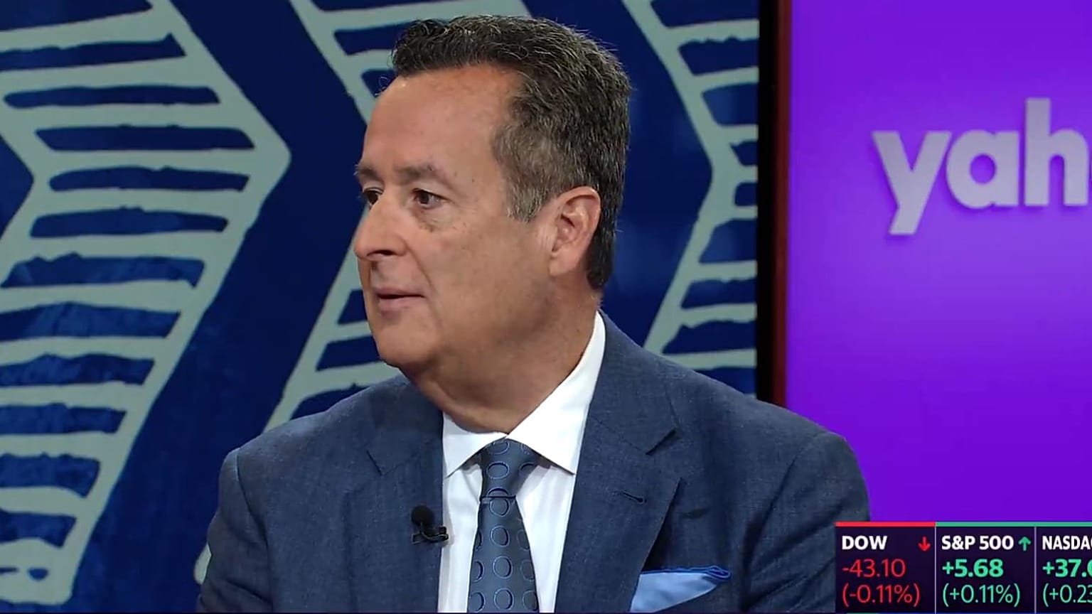 O Joe Brusuelas επικεφαλής οικονομολόγος της αμερικανικής εταιρείας ασφαλιστικών και συμβουλευτικών υπηρεσιών RSM US