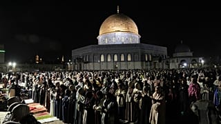 آلاف المصلين في المسجد الأقصى