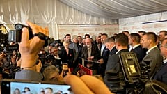 Peter Pellegrini győzelmi beszédet tart Pozsonyban 2024. április 6-án este
