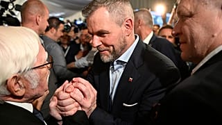 El candidato presidencial Peter Pellegrini, en su sede después de una segunda vuelta presidencial en Bratislava, Eslovaquia, la madrugada del domingo 7 de abril de 2024.