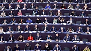 Felszólalást hallgatnak képviselők az Európai Parlament plenáris ülésén Strasbourgban 2024. február 27-én