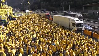 Protesta de agricultores italianos en la frontera con Austria