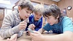 Kinder sind im Netz häufig auf sich allein gestellt.