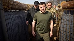 Владимир Зеленский осматривает линии укреплений в Харьковской области, 9 апреля 2024 года