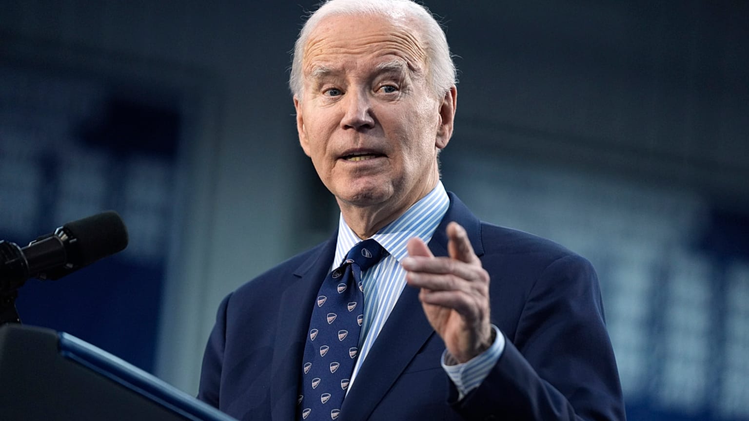 Le président américain, Joe Biden, lundi 8 avril à Madison, dans le Wisconsin.