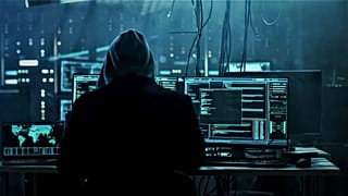 Ilustración de un hombre utilizando la web oscura