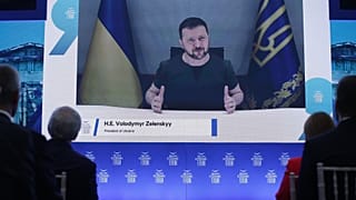 Le Président ukrainien Volodymyr Zelensky, lors d'une retransmission en direct du 9e Forum économique de Delphes, en Grèce.