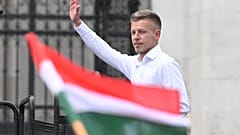 Magyar Péter az április 6.-án tartott tüntetésen