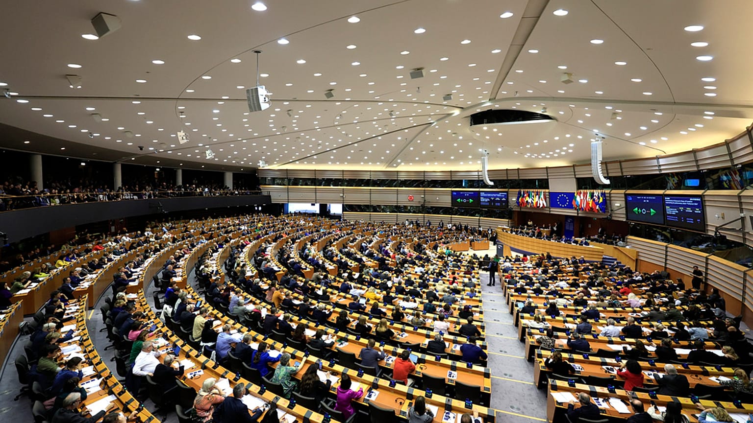 Le parlement européen s'inquiète de l'influence russe