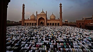 نماز عید فطر در مسجد جامع دهلی نو