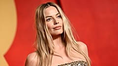 Margot Robbie 2024 Vanity Fair Oscar Partisi'nde.